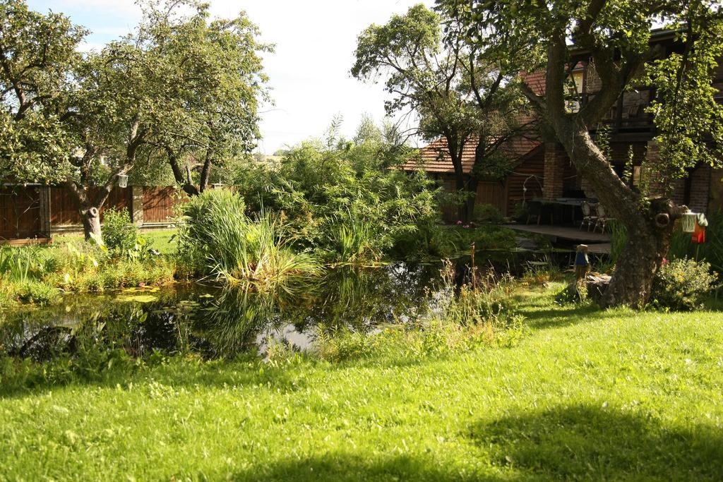 Areal Botanika Hotel Unhost Ngoại thất bức ảnh