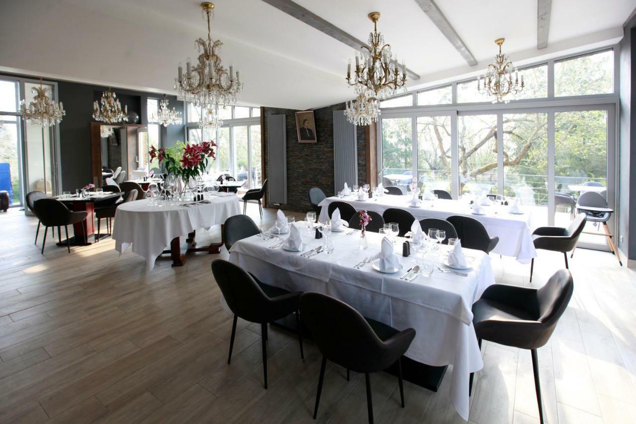 Areal Botanika Hotel Unhost Ngoại thất bức ảnh