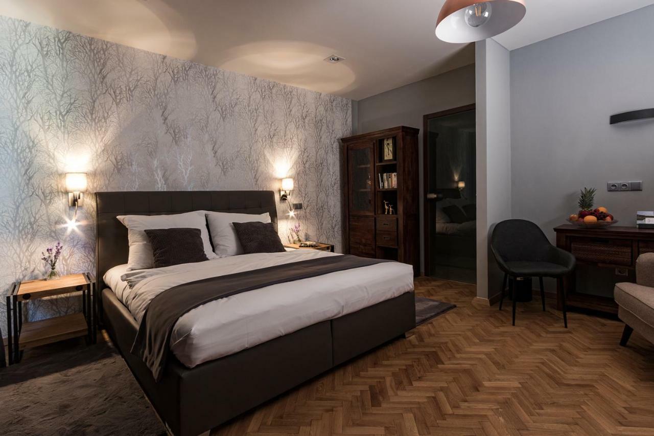 Areal Botanika Hotel Unhost Ngoại thất bức ảnh